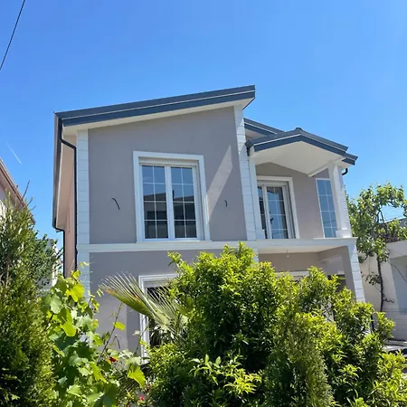 Villa Ajla *